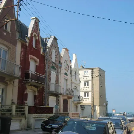 Studio A A 50 M De La Plage Apartmán